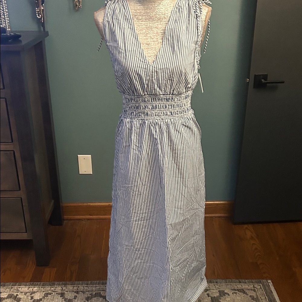Old Navy Blue and White Strapless Dress
